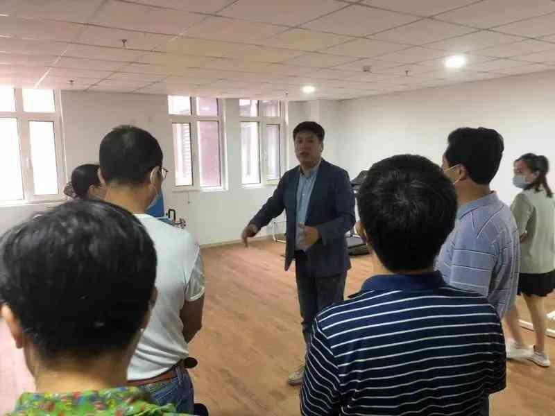 西青区政协辅导前来西青九五至尊VI智慧为老服务中心调研领导工